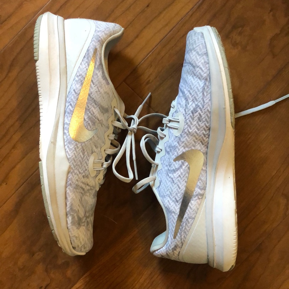 Nike Athletic Shoes Size 6